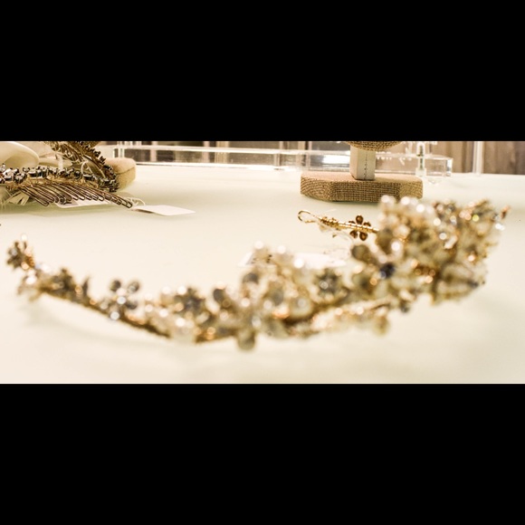 Crystal and Fresh Water Pearl Flower Tiara main image 6